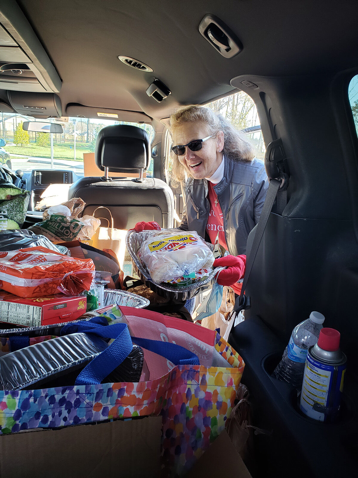 Estuary residents donate to Community Lutheran food pantry